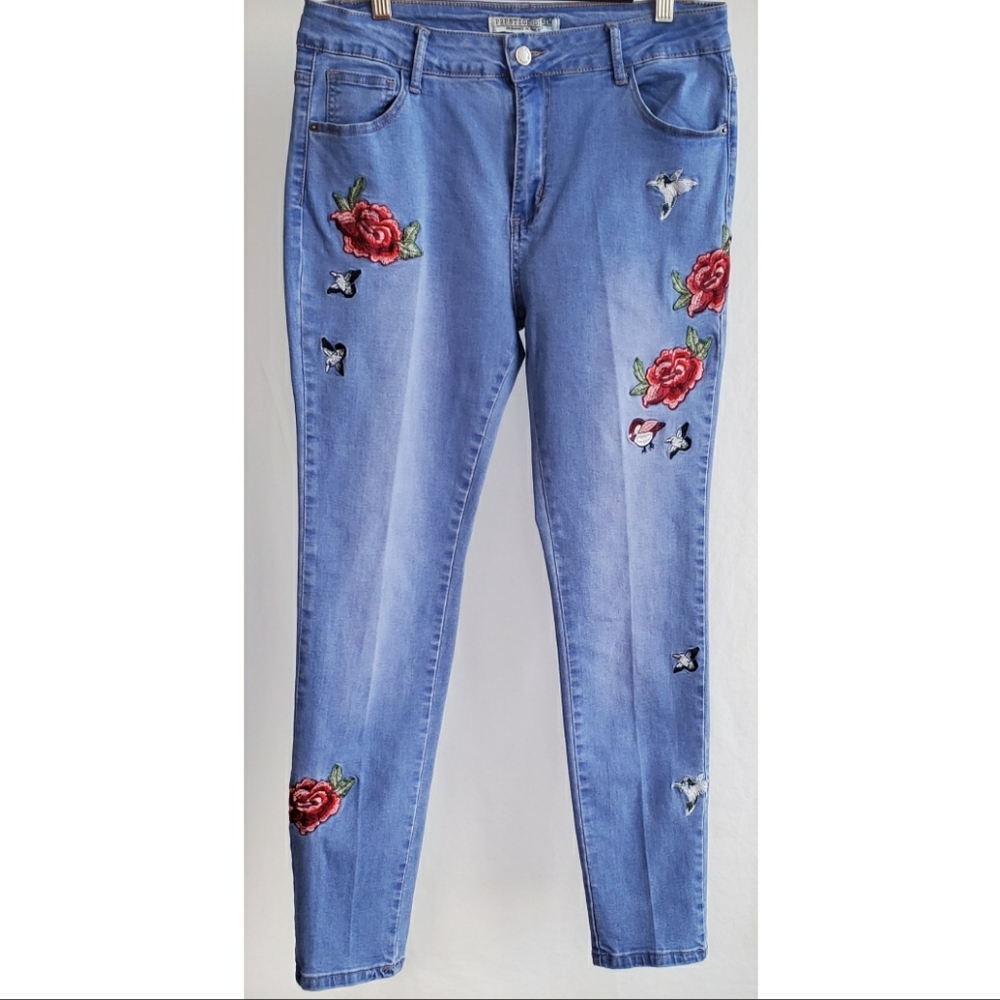 Prestige Denim Vinizbena Embroidered Jeans, 15